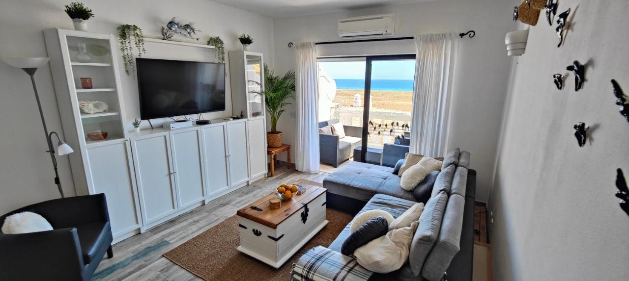 The Swallow'S Rest Beach House - Meia Praia ลากอส ภายนอก รูปภาพ