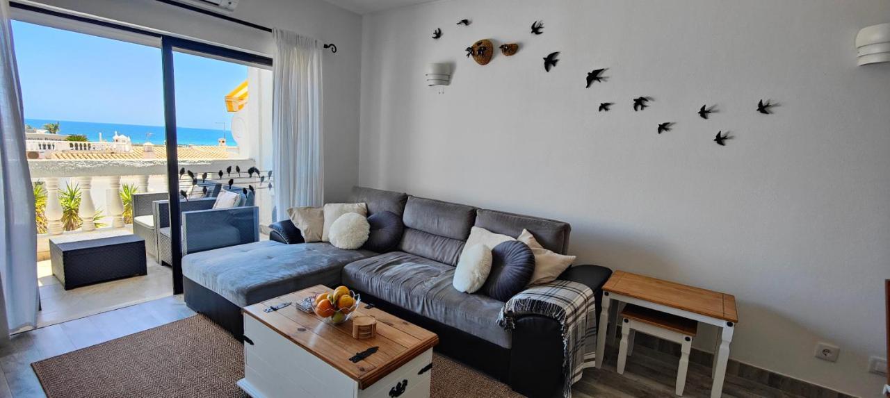 The Swallow'S Rest Beach House - Meia Praia ลากอส ภายนอก รูปภาพ