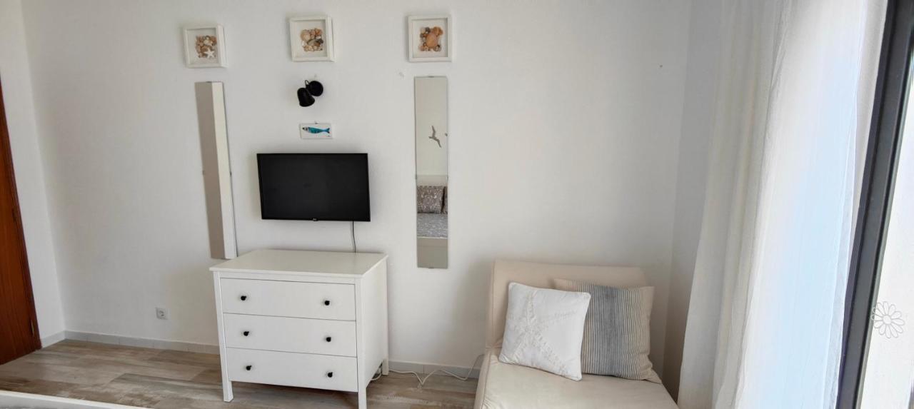 The Swallow'S Rest Beach House - Meia Praia ลากอส ภายนอก รูปภาพ