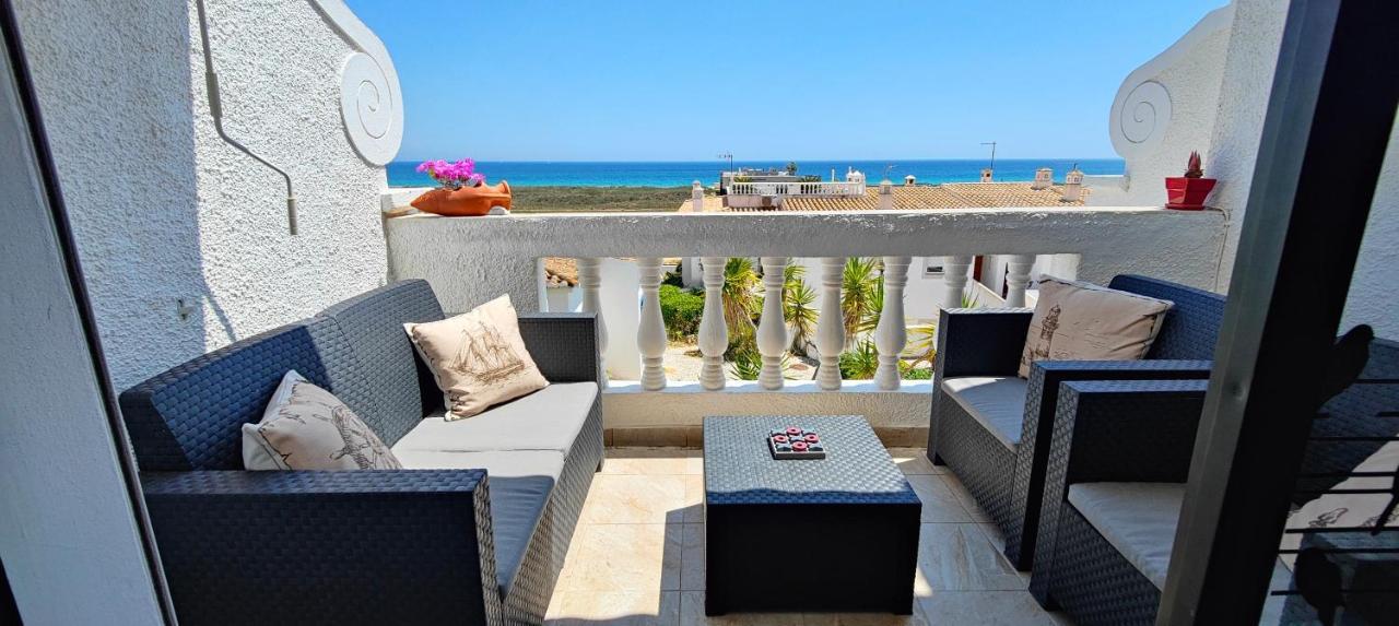 The Swallow'S Rest Beach House - Meia Praia ลากอส ภายนอก รูปภาพ